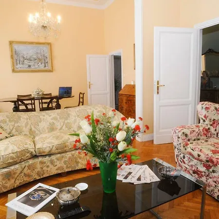 Residenza Arrivabene Апартаменты *
